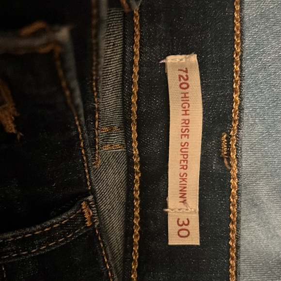 Levi jeans size 30 high rise - Picture 3 of 4